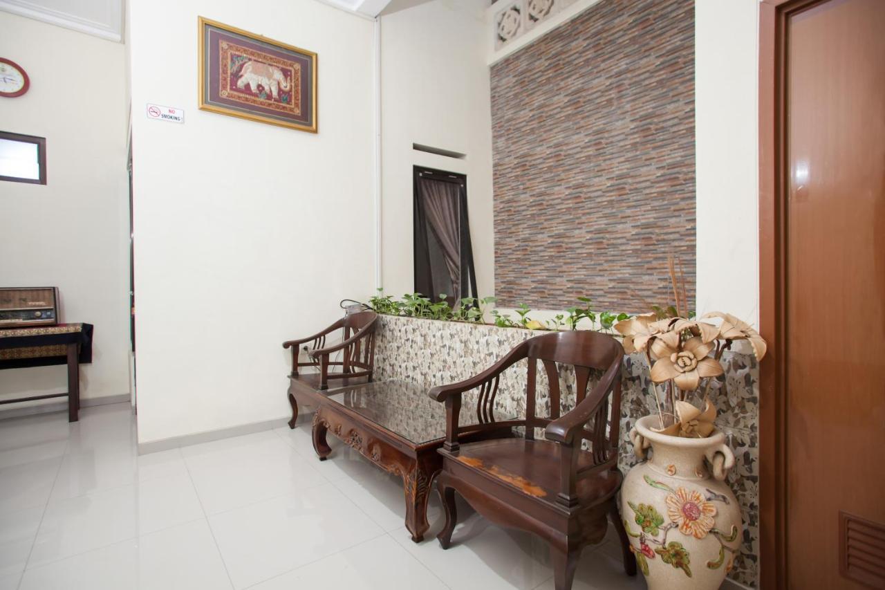 Reddoorz Syariah Near Singha Merjosari Park Malang